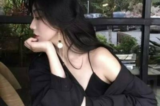 网红圈又塌房！韩汶栩用假人设割韭菜背后真相让人愤怒