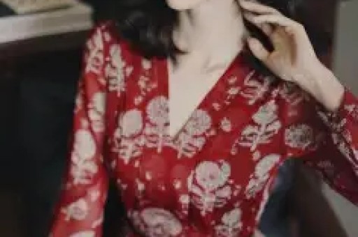 继岳云鹏后 向佐也说了娱乐圈的一些事情关晓彤也没逃过