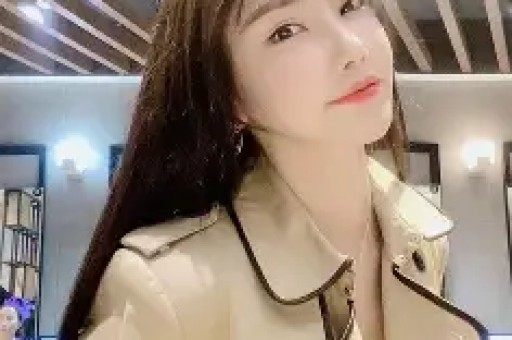 女星超大牌排场惹热议与男助理亲密举动引全网吵翻
